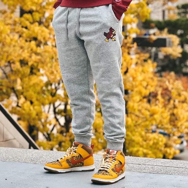 Nike reissue joggers online